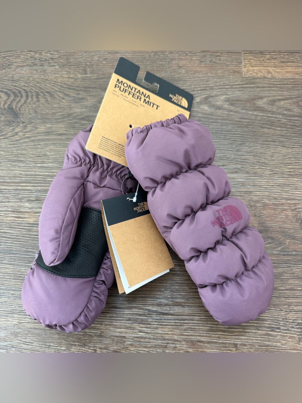 The North Face Montana Puffer Mitten in Sumac Size Small NEW